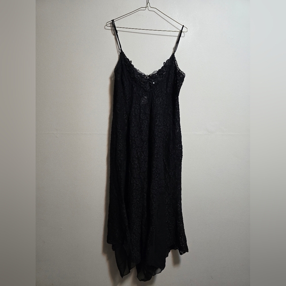 Intimate Attitudes Other - Vintage Elegant Black Lace Nightgown